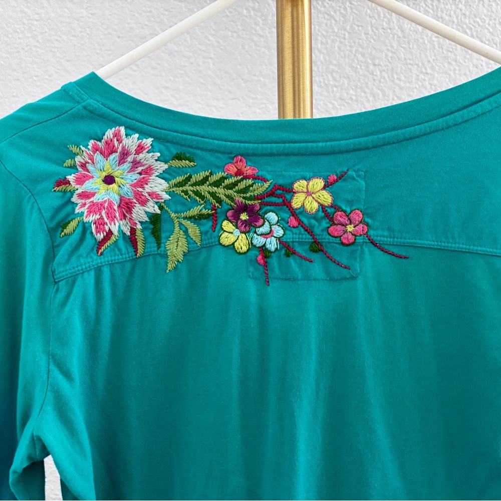 Johnny Was embroidered blouse - great condition - Picture 9 of 10